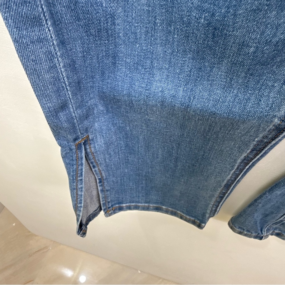 Fashion Nova Distressed Straight-Leg Jeans – Size 7 – Excellent Condition - Picture 11 of 15